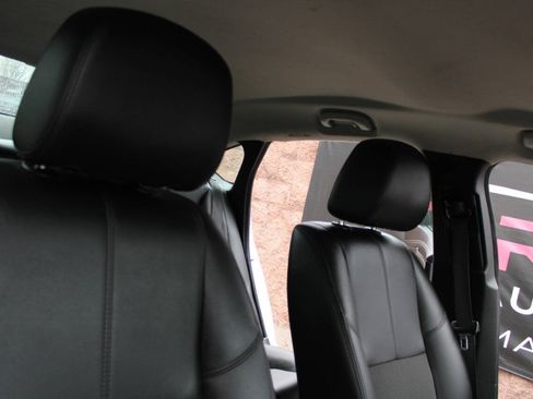 Used 2019 Chevrolet Impala LT FWD image 15