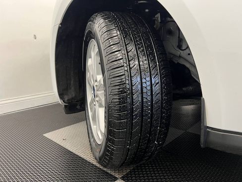 Used 2020 Ford Transit Connect XLT image 30