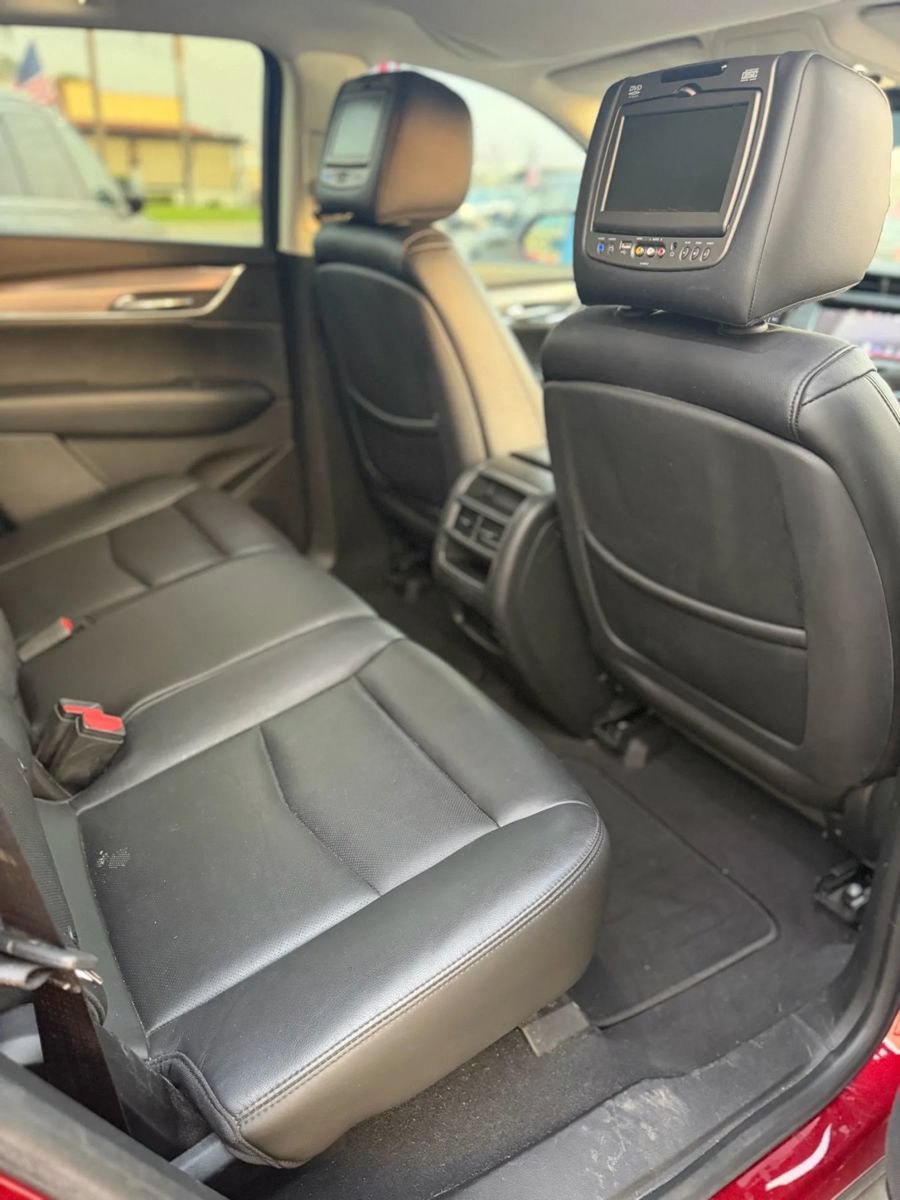 Used 2017 Cadillac XT5 Luxury w/ Driver Awareness Package FWD image 8