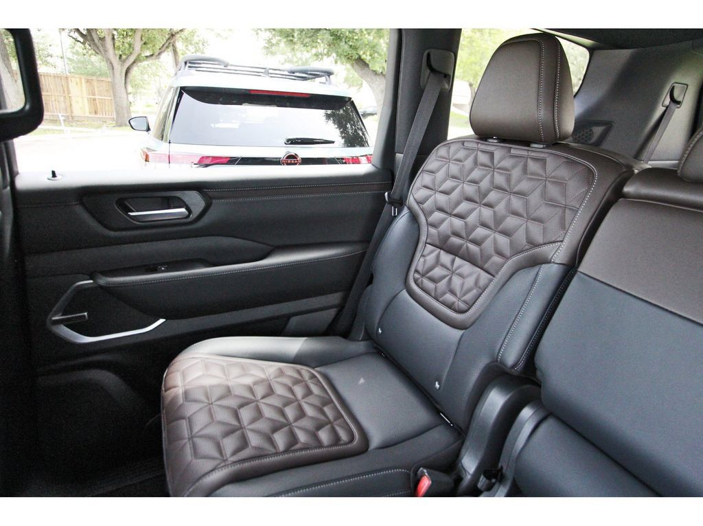 New 2026 Nissan Armada Platinum Reserve AWD/4WD image 9
