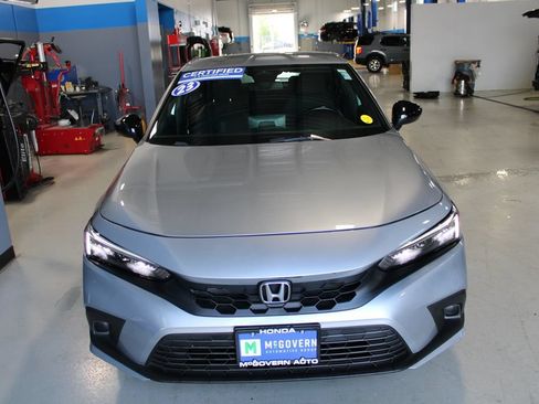 Used 2023 Honda Civic Sport image 2