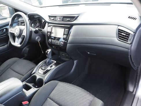 Used 2019 Nissan Rogue S FWD image 20