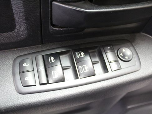 Used 2017 RAM 1500 Express image 17