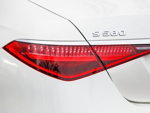 Used 2023 Mercedes-Benz S 580 4MATIC Sedan image 8