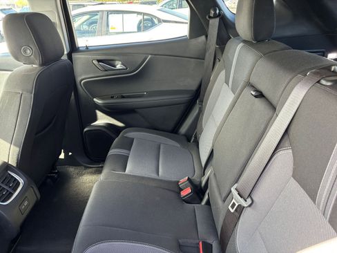 Used 2025 Chevrolet Blazer LT image 41