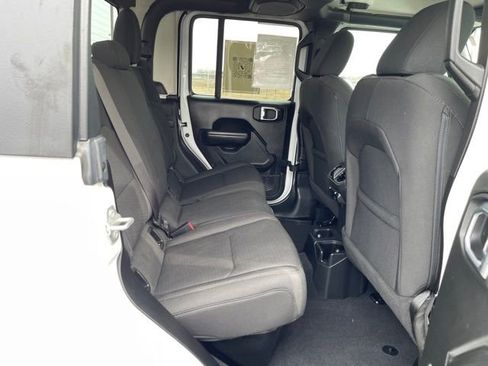 Used 2023 Jeep Gladiator Willys image 29