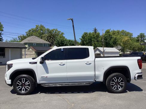 Used 2025 GMC Sierra 1500 AT4 w/ AT4 Premium Package AWD/4WD image 6