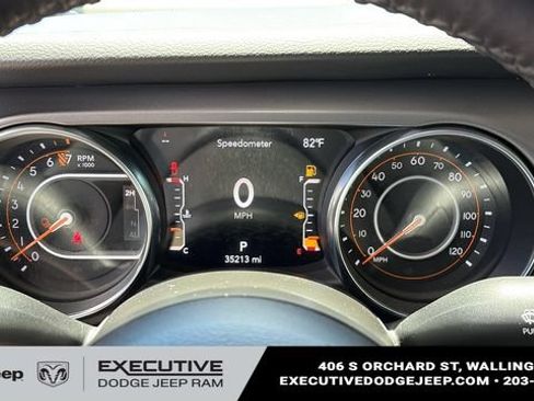Used 2022 Jeep Gladiator Sport AWD/4WD image 13