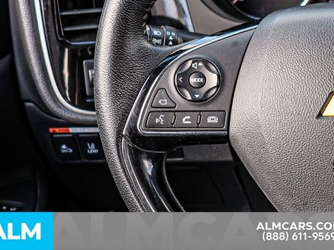 Used 2018 Mitsubishi Outlander SE image 31