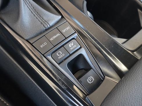 Used 2025 Toyota Camry SE w/ Convenience Package FWD image 23