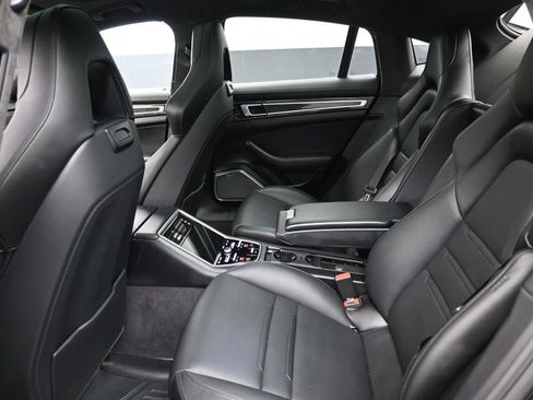 Used 2020 Porsche Panamera GTS image 30