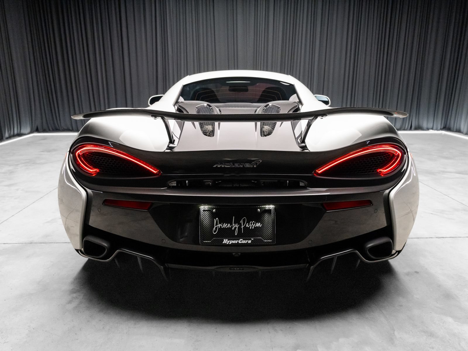 Used 2016 McLaren 570S Coupe RWD image 15