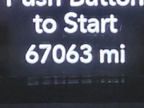 Used 2022 Chrysler Voyager LX image 39