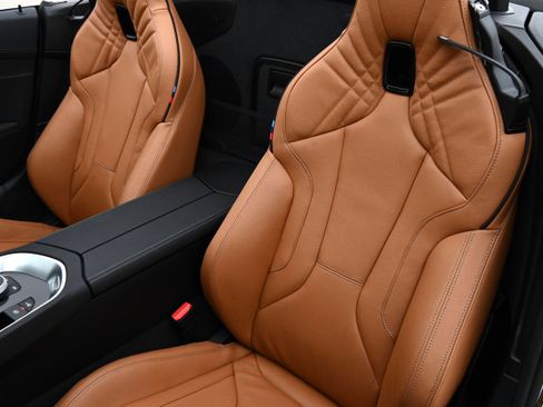 Used 2026 BMW Z4 M40i w/ Premium Package image 12