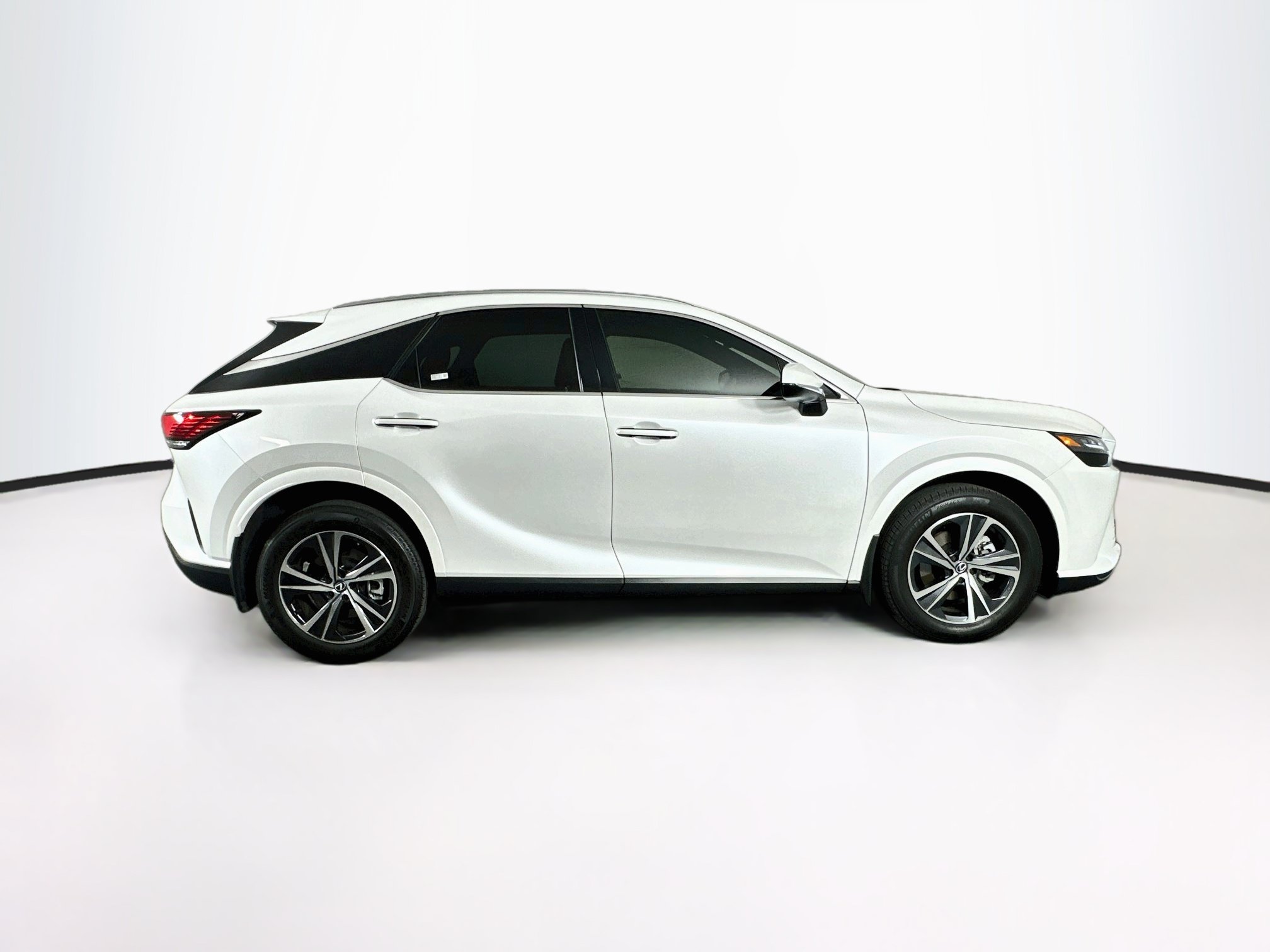 Used 2024 Lexus RX 350 Premium w/ Accessory Package (Z1) FWD image 10