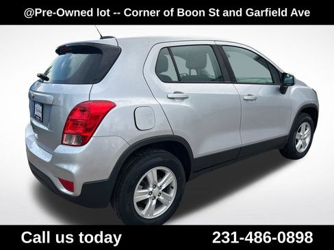 Used 2020 Chevrolet Trax LS AWD/4WD image 5