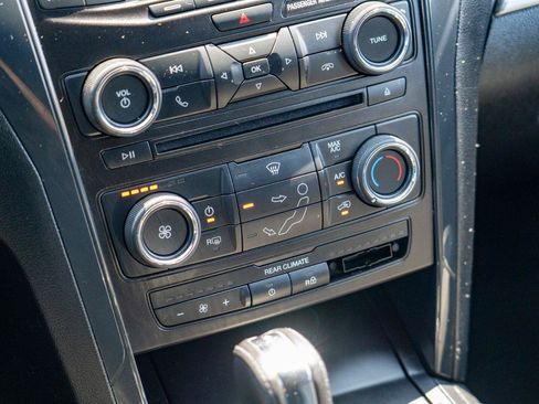 Used 2017 Ford Explorer XLT FWD image 22