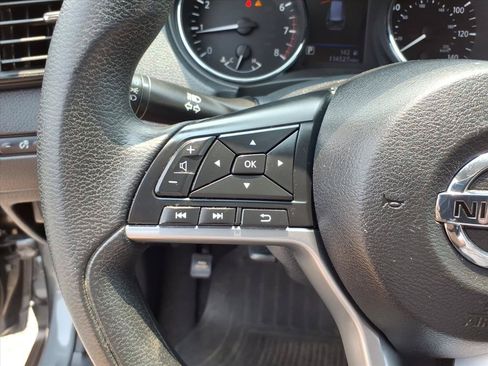 Used 2018 Nissan Rogue S FWD image 20
