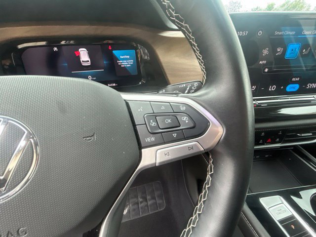 Used 2025 Volkswagen Atlas SE FWD image 31