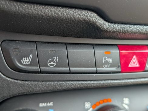 Used 2017 Jeep Renegade Limited AWD/4WD image 17