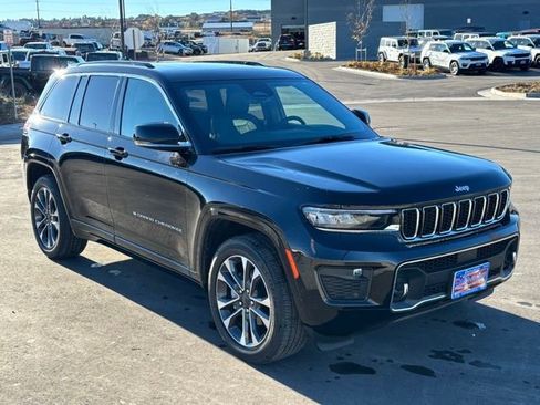 New 2025 Jeep Grand Cherokee Overland w/ Luxury Tech Group IV image 9