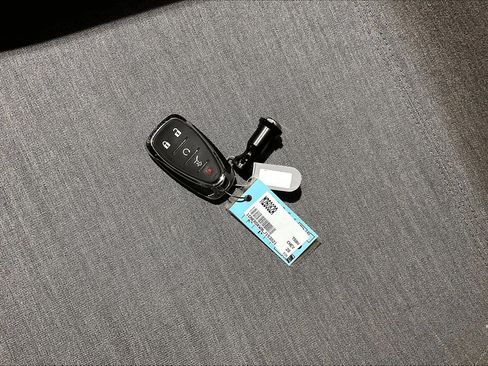 Used 2020 Chevrolet Traverse LT FWD image 11