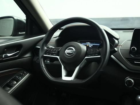 Used 2021 Nissan Altima 2.5 SR FWD image 5