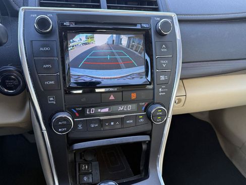 Used 2017 Toyota Camry XLE FWD image 18