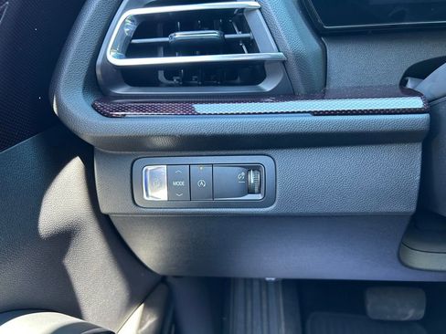 Used 2026 Chevrolet Traverse RS FWD image 60