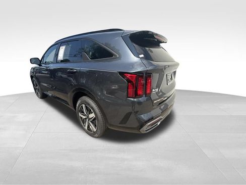 Used 2023 Kia Sorento S w/ Panoramic Sunroof Package FWD image 4