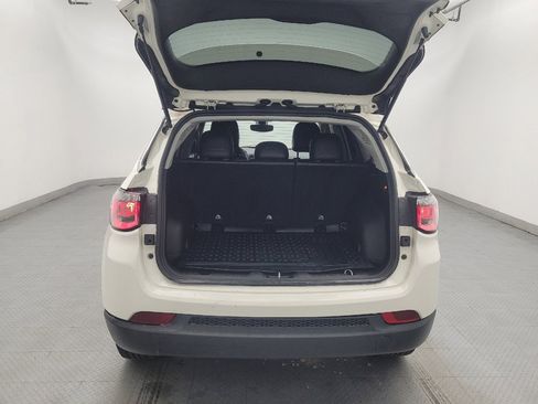 Used 2021 Jeep Compass Latitude FWD image 29