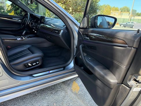 Used 2018 BMW 530e image 23