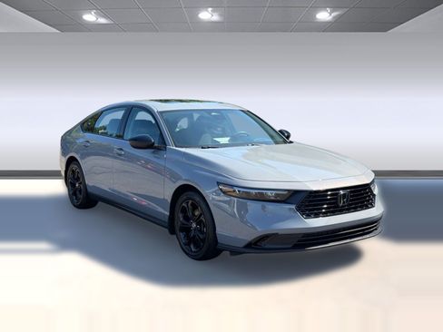 Used 2025 Honda Accord SE image 7