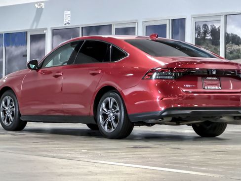 Used 2023 Honda Accord EX image 3