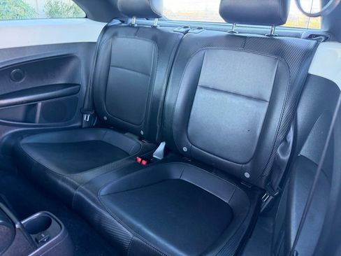 Used 2014 Volkswagen Beetle 2.5 image 19