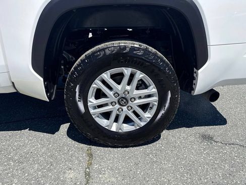 Used 2025 Toyota Tundra SR5 AWD/4WD image 31
