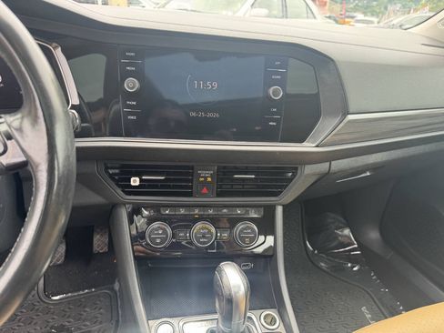 Used 2019 Volkswagen Jetta SEL FWD image 34