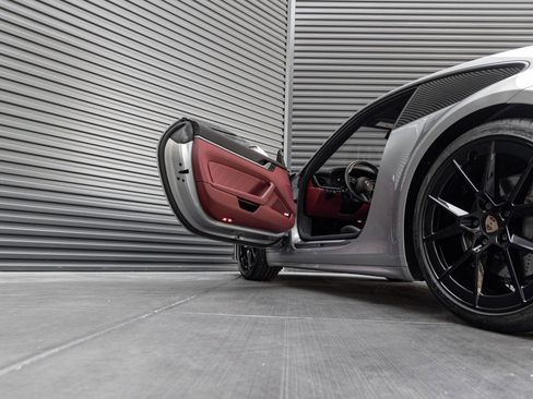 Certified 2025 Porsche 911 Carrera RWD image 13