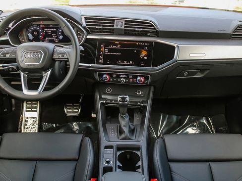 Used 2025 Audi Q3 2.0T Premium w/ Convenience Package image 12