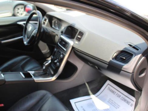 Used 2014 Volvo S60 T5 image 12