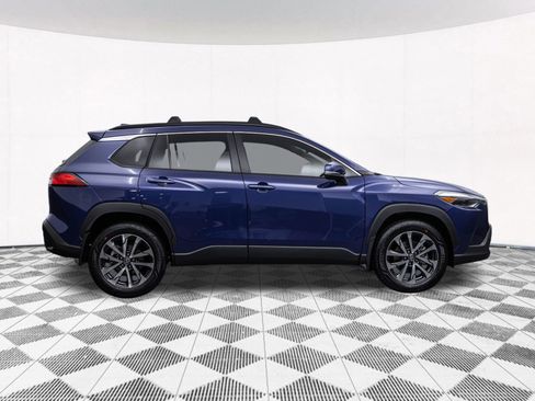 Used 2024 Toyota Corolla Cross XLE image 12