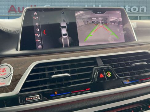 Used 2019 BMW 740i w/ Executive Package image 25