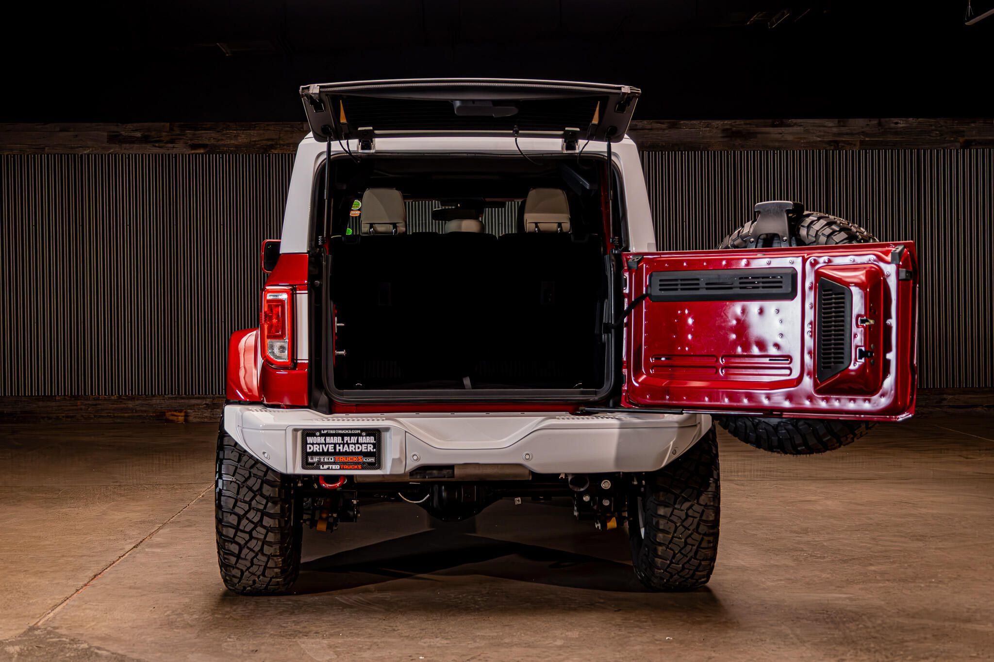 Used 2025 Ford Bronco Heritage Edition AWD/4WD image 9