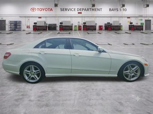 Used 2011 Mercedes-Benz E 350 4MATIC Sedan image 8