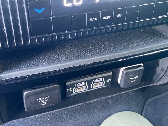 Used 2024 Jeep Wagoneer Series II w/ Flexible Seating Group RWD image 18