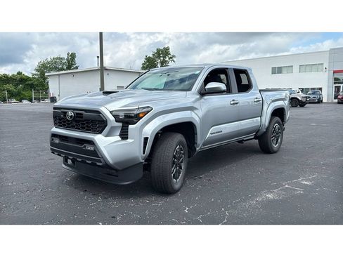 New 2026 Toyota Tacoma TRD Sport AWD/4WD image 3