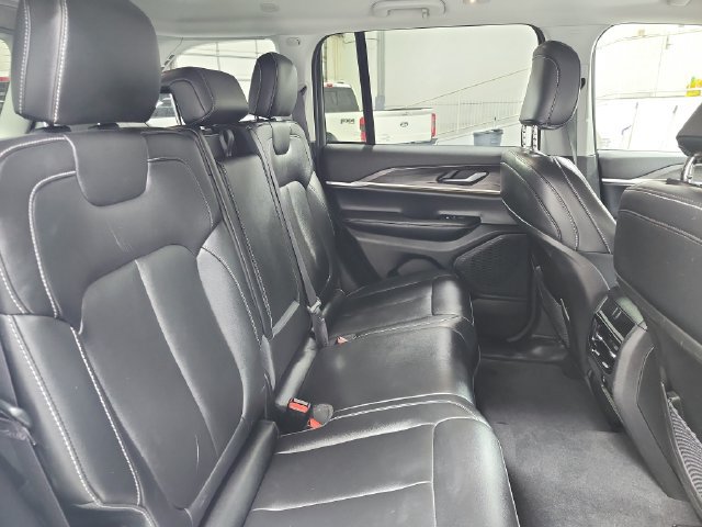 Used 2023 Jeep Grand Cherokee Limited AWD/4WD image 42