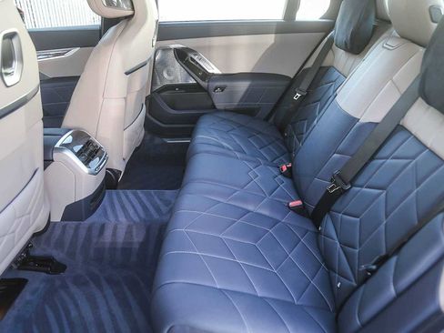 Used 2025 BMW 760i xDrive 760i xDrive w/ Executive Package image 15