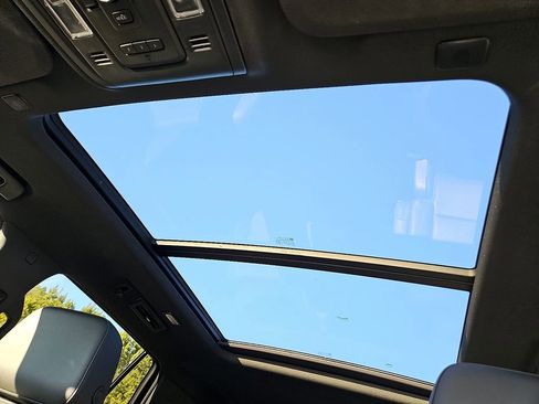 Used 2023 Chevrolet Tahoe LT w/ LT Signature Plus Package image 13