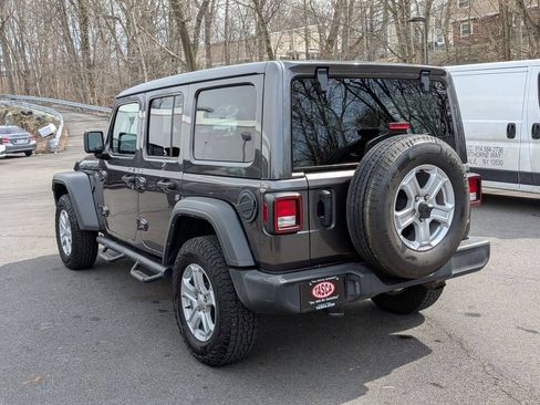 Certified 2022 Jeep Wrangler Unlimited Sport w/ Sun And Sound Package AWD/4WD image 8